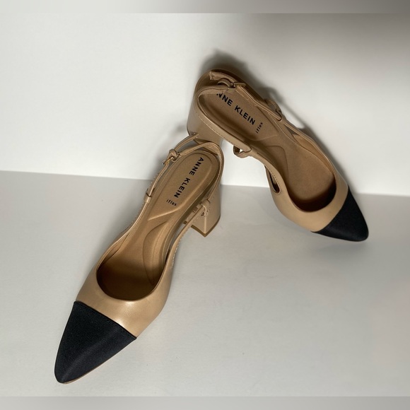 Anne Klein Shoes - Anne Klein~Baxter~Two-Toned~Slingback~Almond Toe~Block Kitten Heel~Pump~Size 7